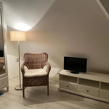 Haus 167, Kiefernweg 5 *